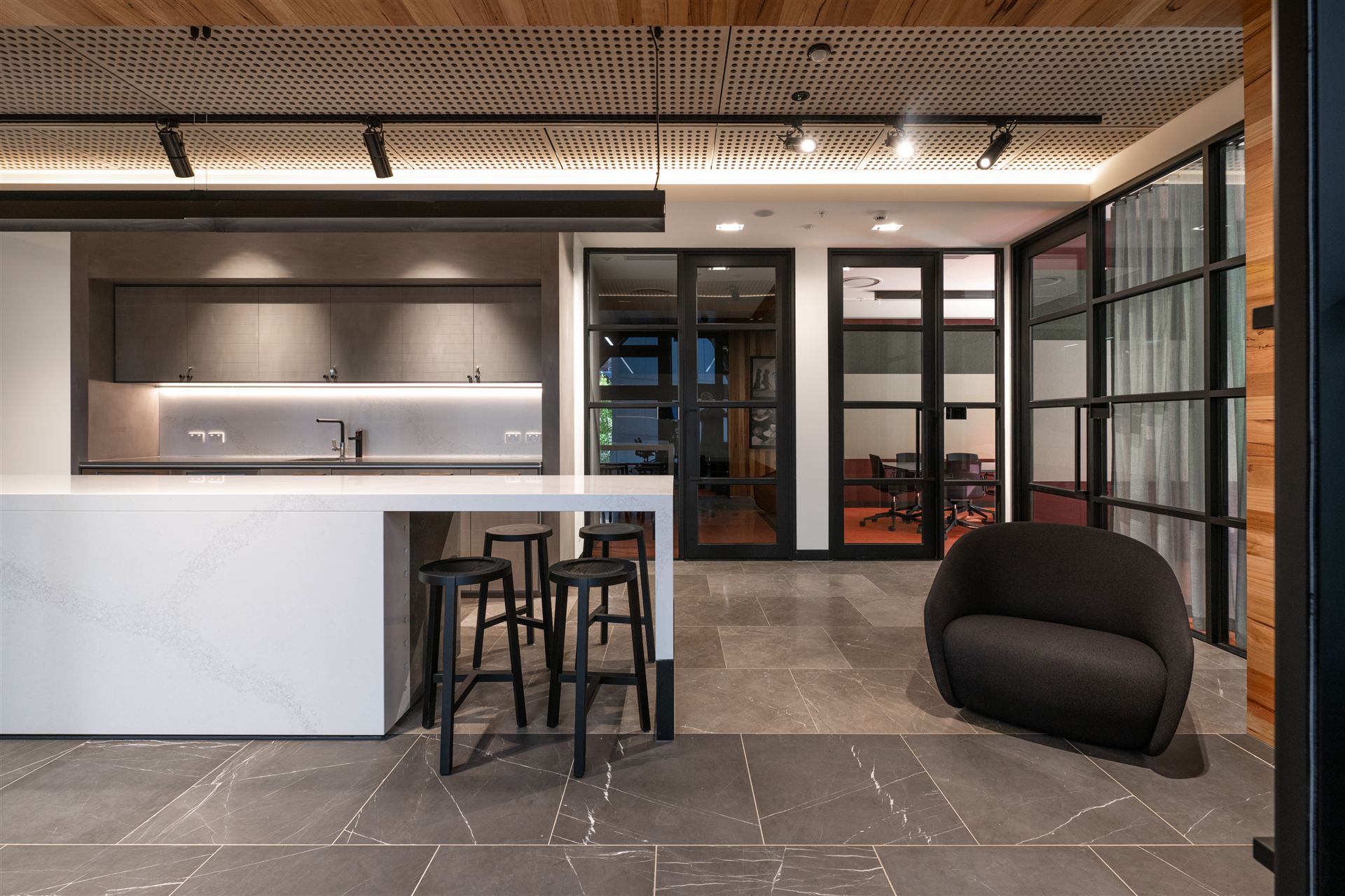 Level 5 third space seating